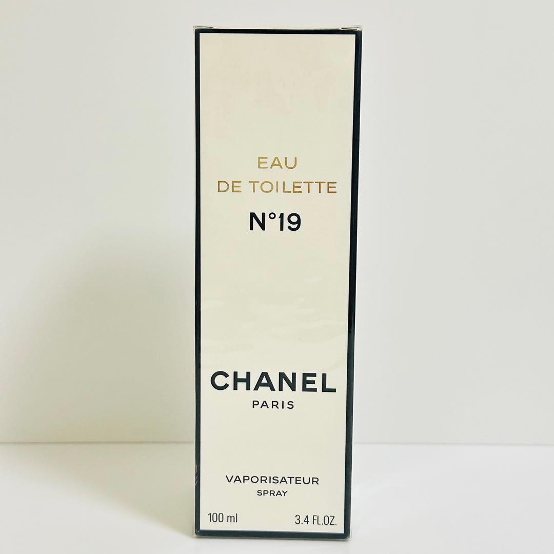 新品　シャネル N°19 オードトワレ　ヴァポリザター　香水　100ml ①