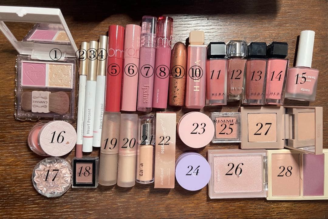【バラ売り可】27点まとめ売りリップ・グロス・チーク・アイシャドウまとめ売り