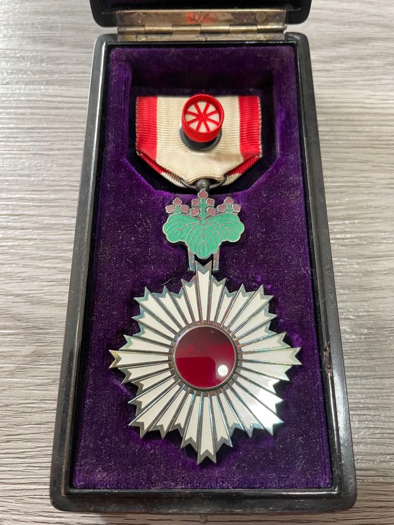 勲五等単光旭日章 千葉県】勲六等単光旭日章(旭日単光章)略章のセットを出張買取しました