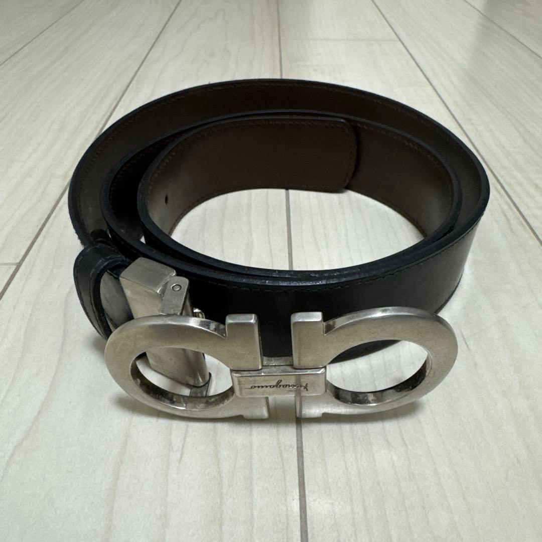 Ferragamo 黒レザーベルト シルバーバックル