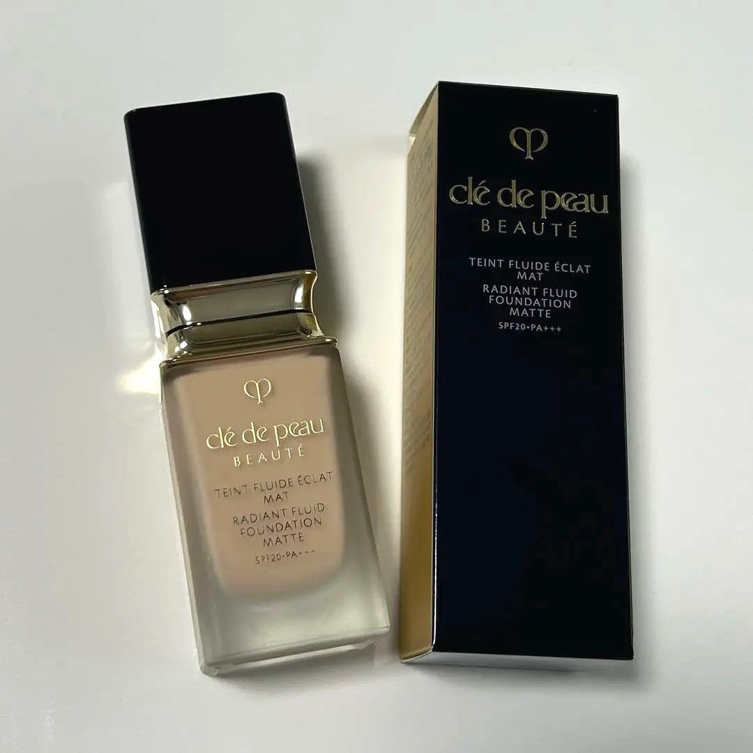 クレドポーボーテ タンフリュイドエクラマット オークル10