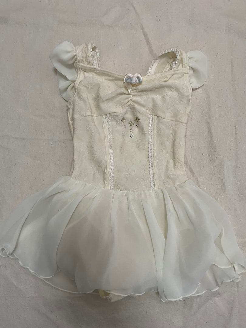 chacott アイボリー バレエレオタード フリル付き　100 F