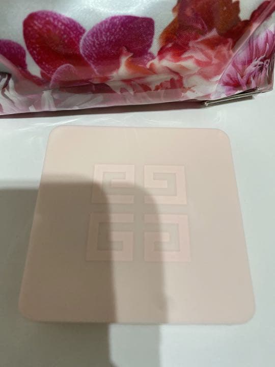 ジバンシー GIVENCHY (ジバンシィ) ロゴグログラン クルーネック 長袖 Tシャツ