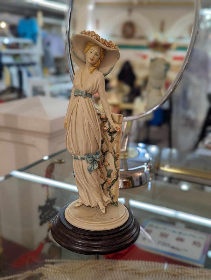 VittorioTessaro　ヴィットリオテッサーロ　女性　置物　イタリア製