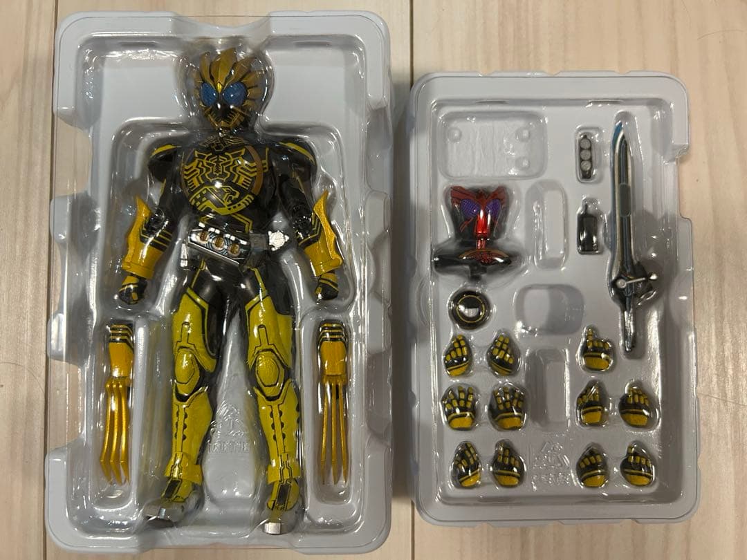 S.H.Figuarts 真骨彫製法 仮面ライダーオーズ　ラトラーターコンボ