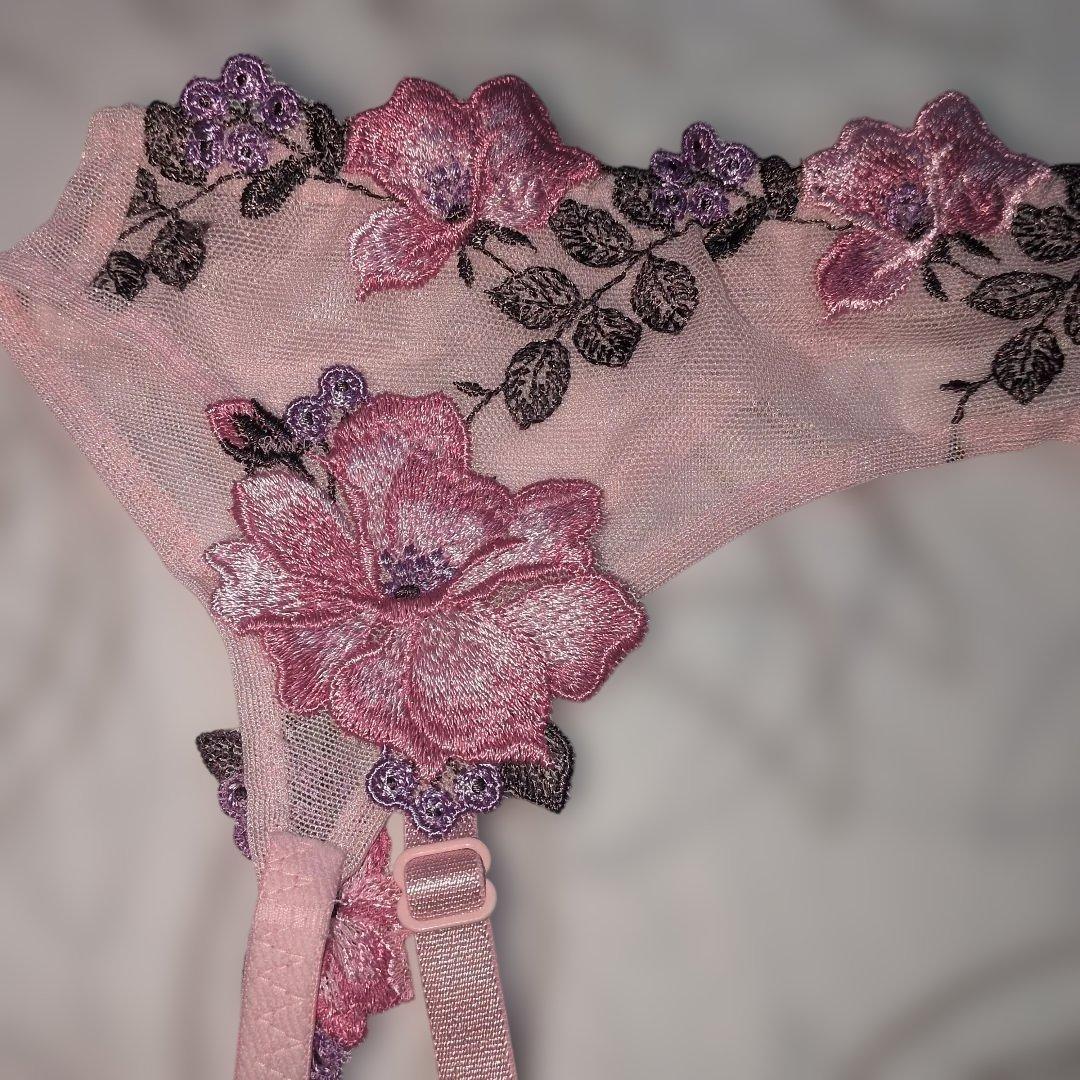 サルート ピンク 花柄 ブラC85TバックLガーターベルトM3セット 色移り