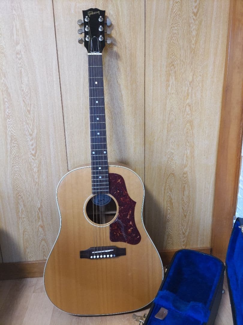 Gibson ギブソン J-50　最安値　美品 Gibson J-50 AN 2001年製 税込販売価格 ￥198,000- 中古 FISHMAN