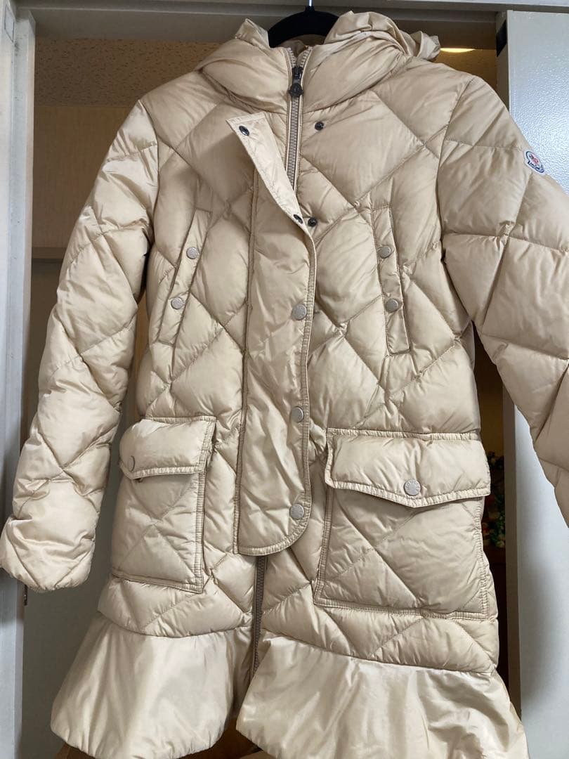 MONCLER ベージュ キルティングダウンコート