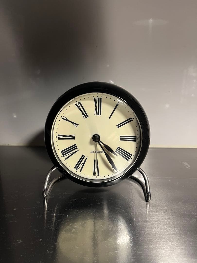 アルネヤコブセン　置き時計　ブラック