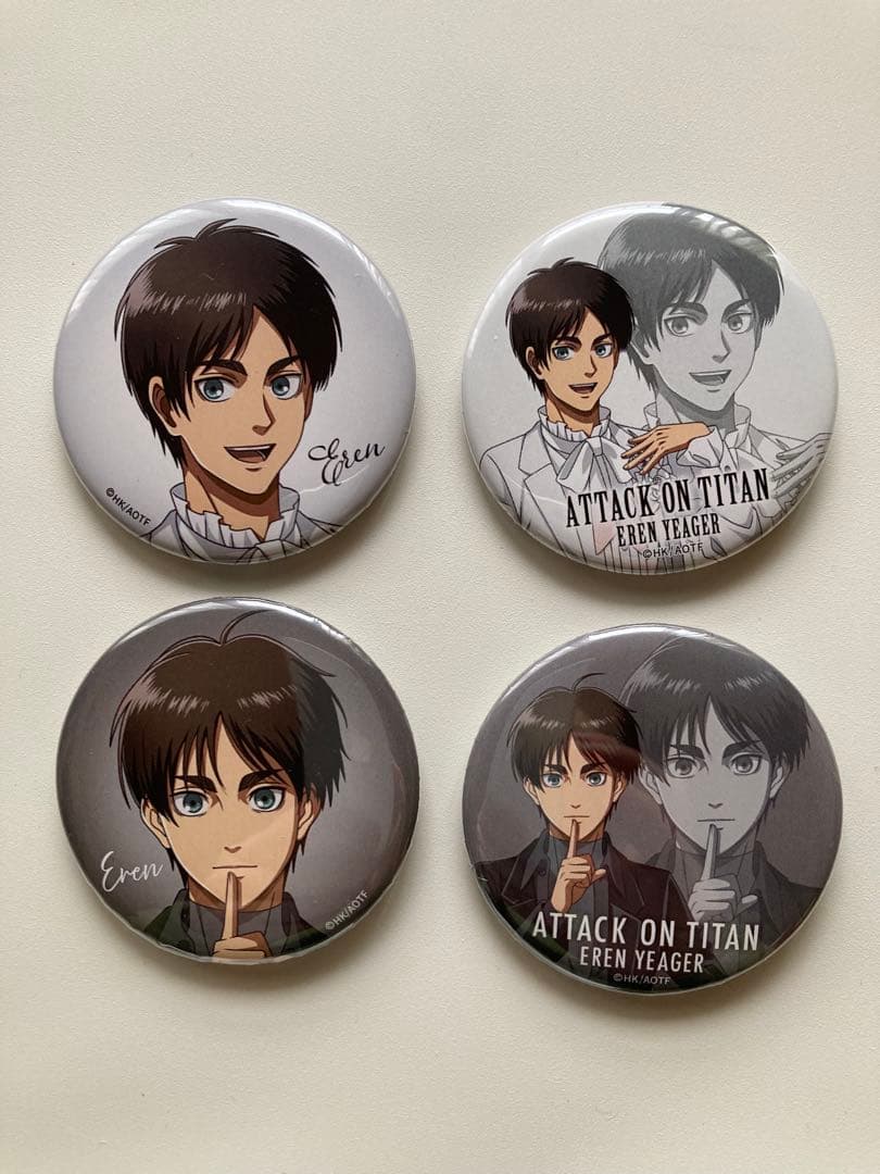 進撃の巨人 エレン 缶バッジ black&white - メルカリ