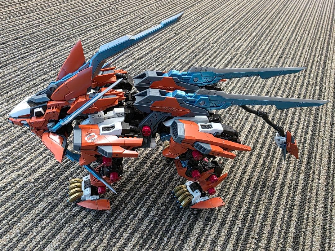 コトブキヤ　HMM ゾイド ライガーゼロシュナイダー　完成品