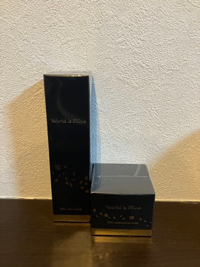 World is mine スキンローション モイスチュアライジングクリーム