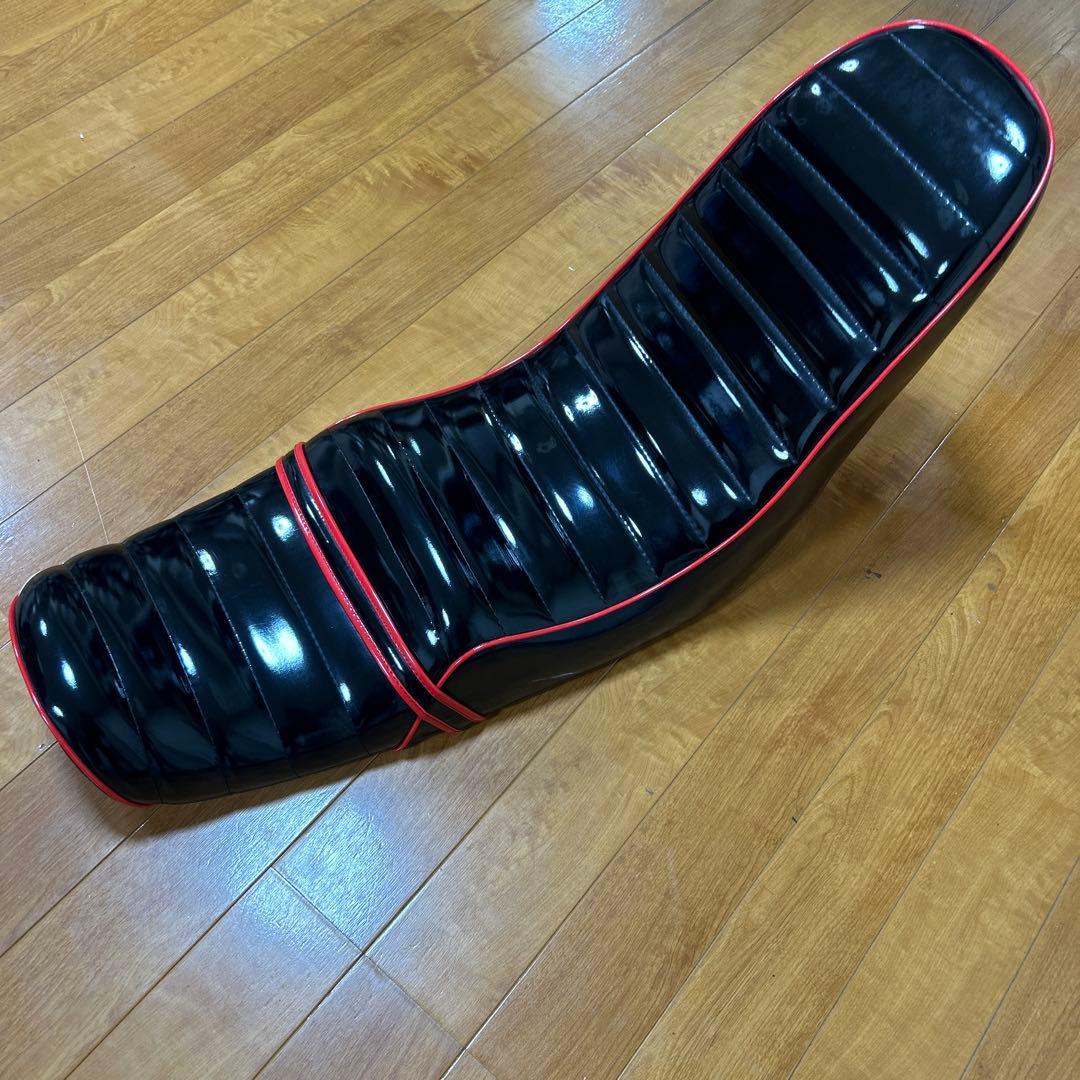 GS 400黒赤エナメル三段シート(希少40センチ特注) - メルカリ