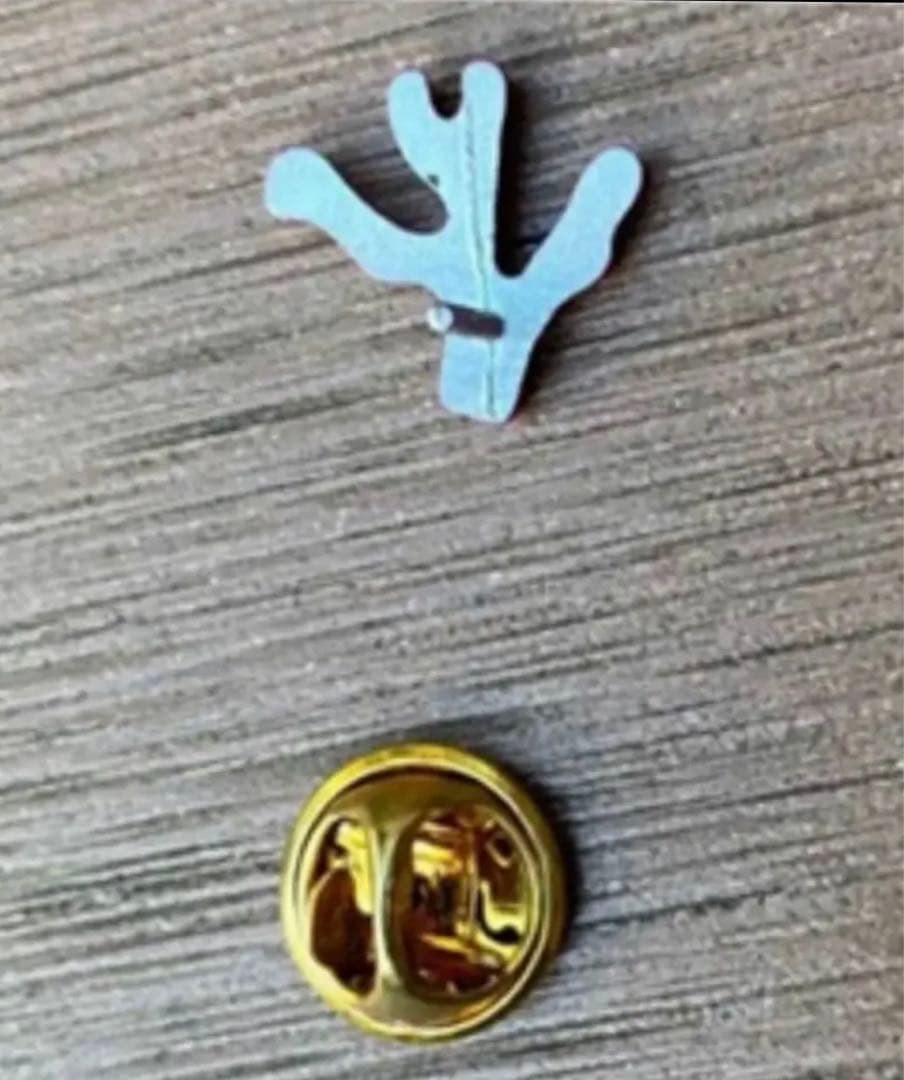 ISAIA イザイア ピンバッジ ラペルピン - メルカリ