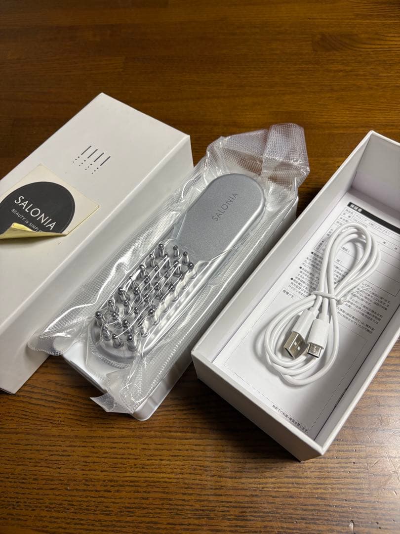 新品 SALONIA 美顔器 シルバー USBケーブル•箱付き PRtimes用プロダクトKV-1024x576.jpg