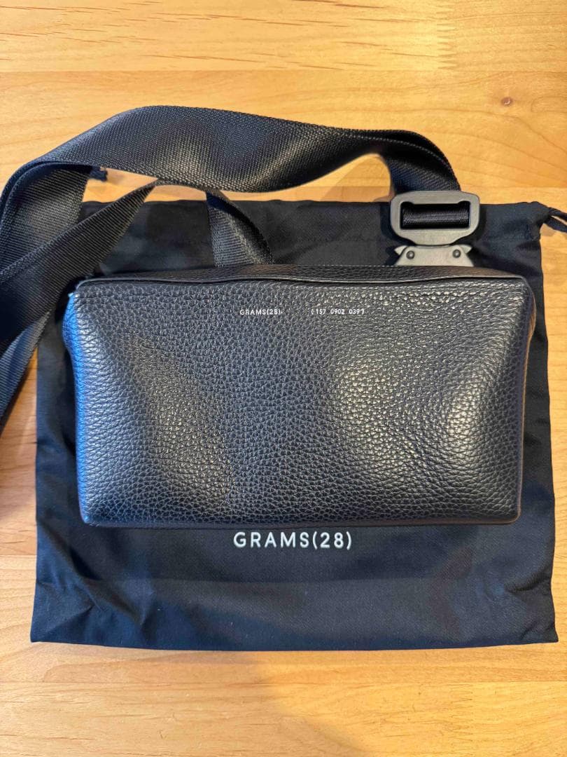 GRAMS28 157 エッセンシャル クロスボディバッグ ブラック