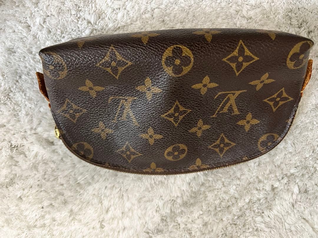 Louis Vuitton モノグラム ボディバッグ　2点　ポーチ　肩掛け