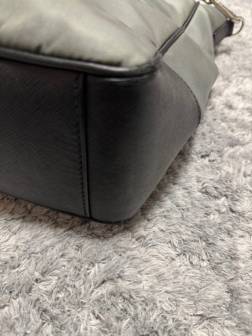 プラダ トートバッグ 2way ショルダーストラップ付 2VG064 正規品