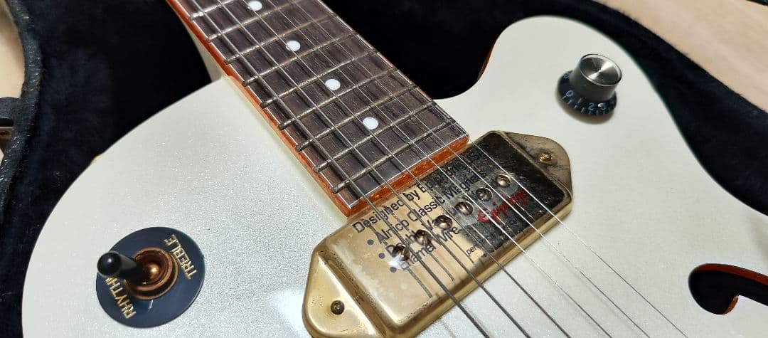 エピフォン 限定生産 WILDKAT ワイルドキャット ホワイト ハードケース