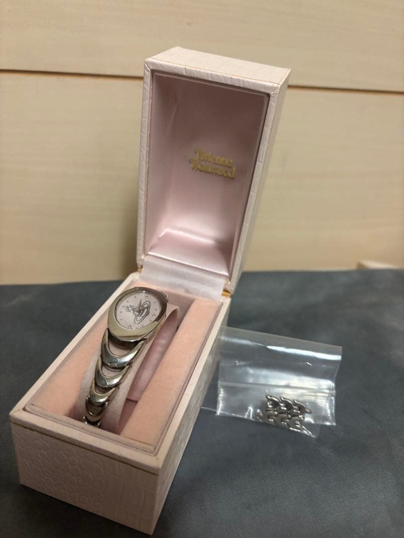 ヴィヴィアンウエストウッド　腕時計