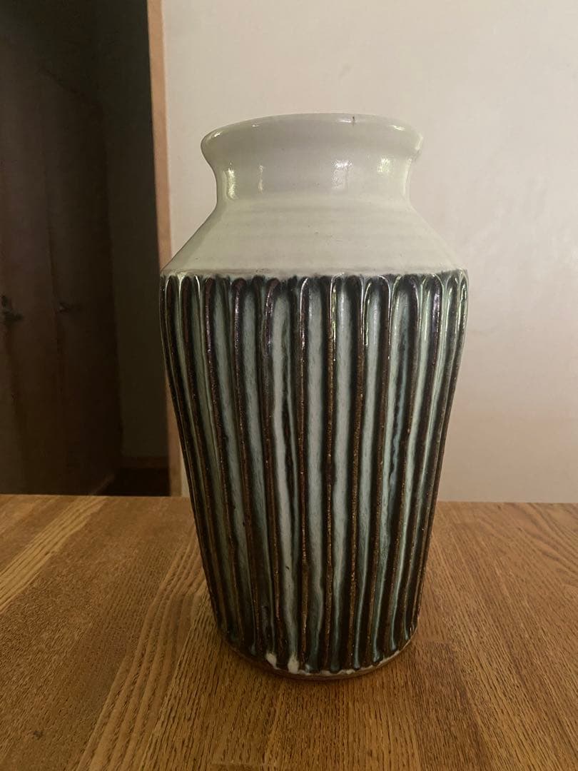 陶器　花器　島根県松江　袖師窯 尾野友彦　しのぎ 島根県松江市の袖師窯（尾野友彦）の花彫湯呑（大） うつわ家膳｜人気