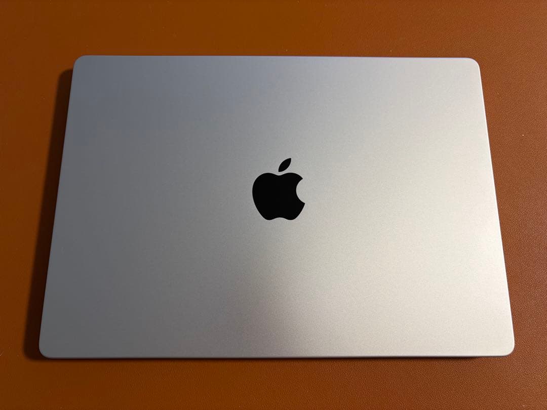 も*に様 【ほぼ新品】MacBook Pro 14 インチ M5 16GB /