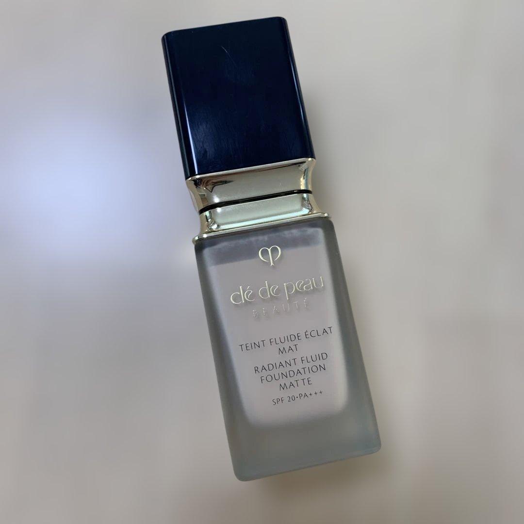 クレドポーボーテ　タンフリュイドエクラマット　オークル00 クレ・ド・ポー ボーテ / タンフリュイドエクラ マットの公式商品情報