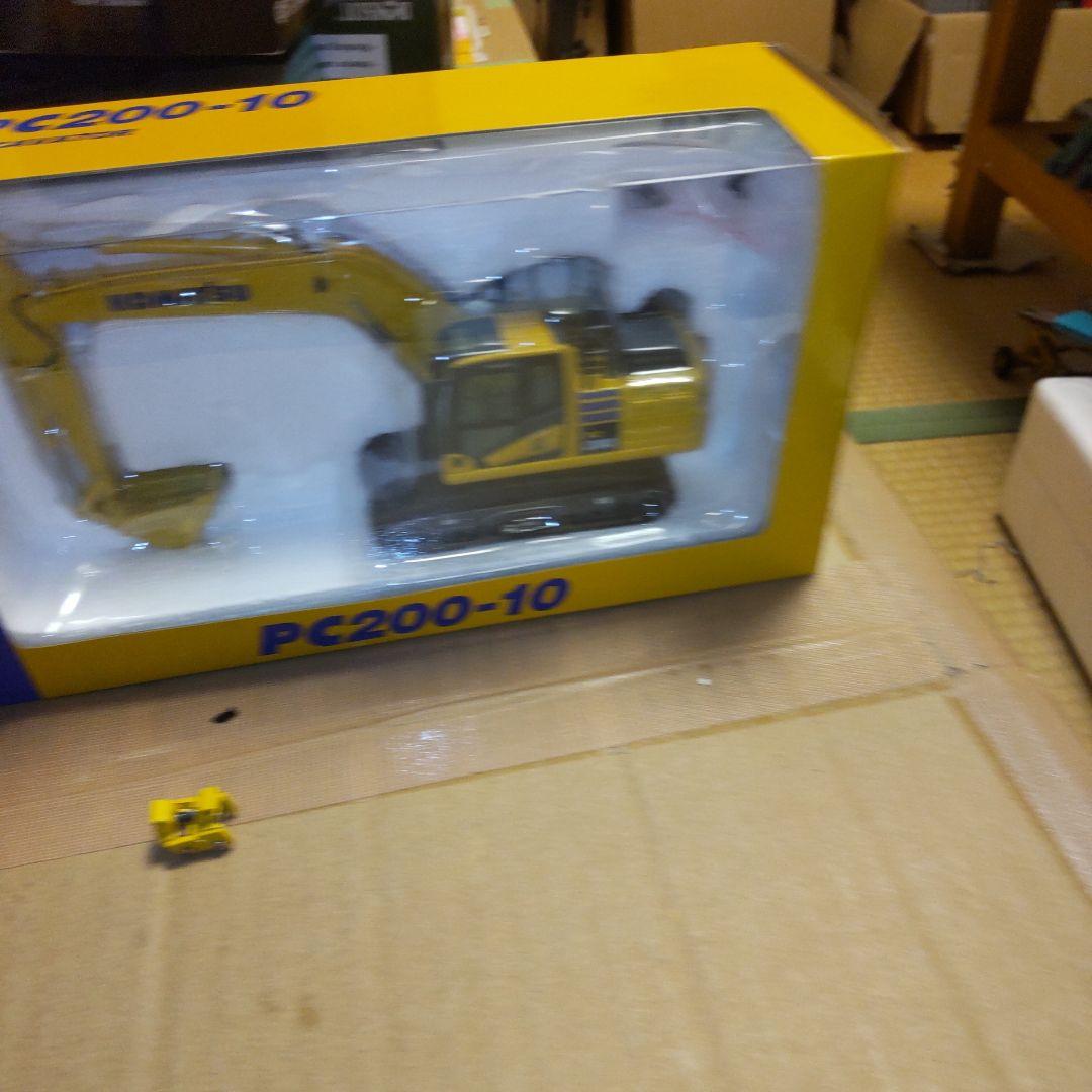 コマツ建機　PC200-10型　コマツカラークイックヒッチセット　1/50 NZG 1/50 KOMATSU PC200-8 crawler excavator 建設重機 ショベル