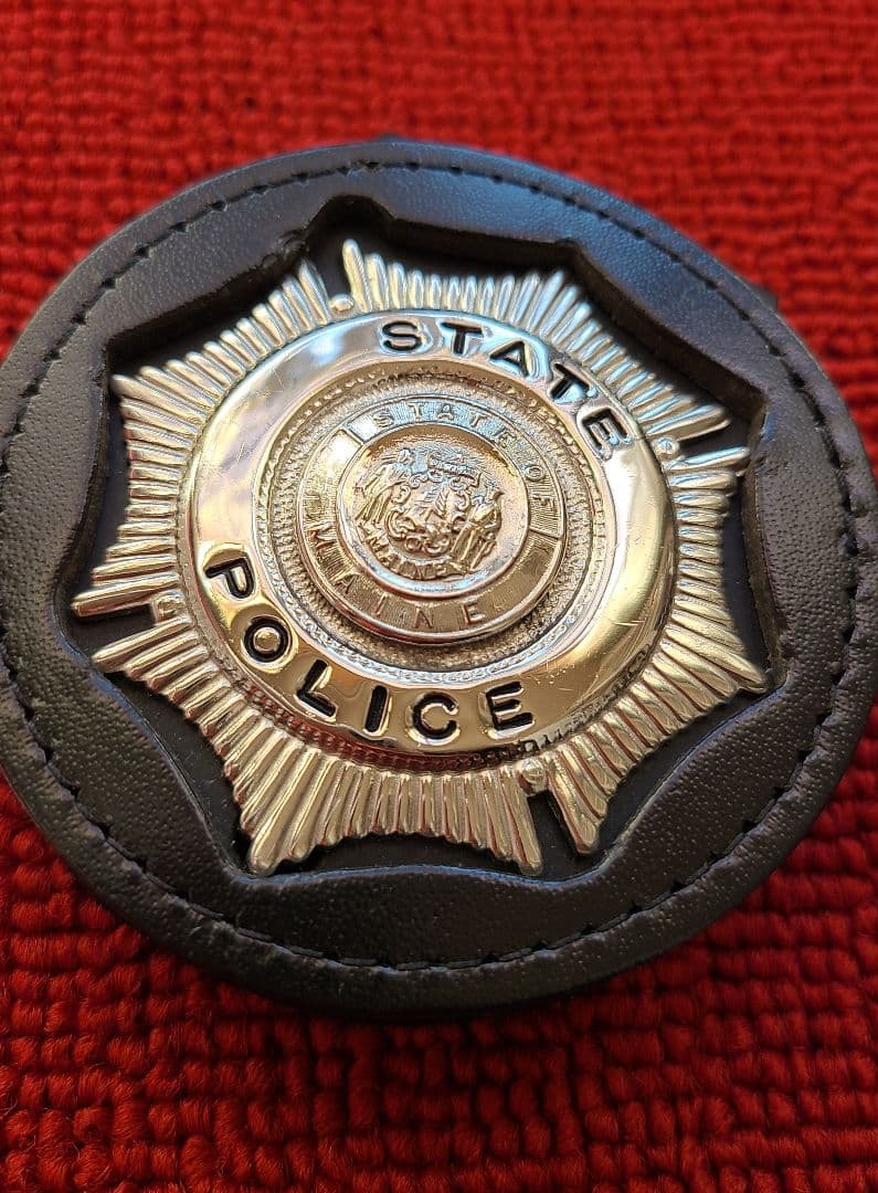 米国ポリスバッジ【MAINE州STATE POLICE】PFバッジホルダー付き