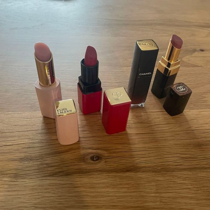 シャネル クレドポー エスティローダー