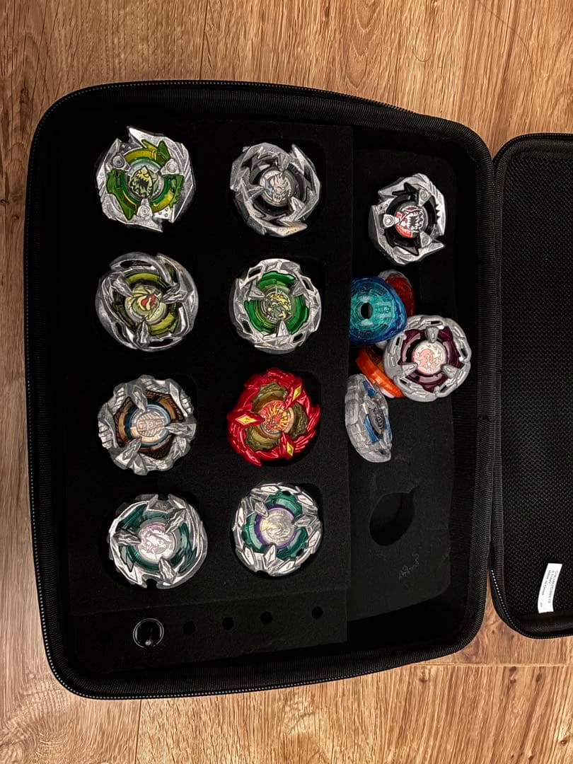 【引退品】ベイブレードX 専用ケース付き