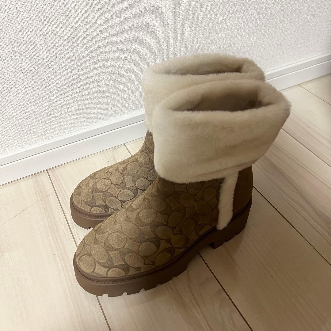 コーチ チャンキー シェルパ ブーティ　シグネチャー スエード ブラウン24