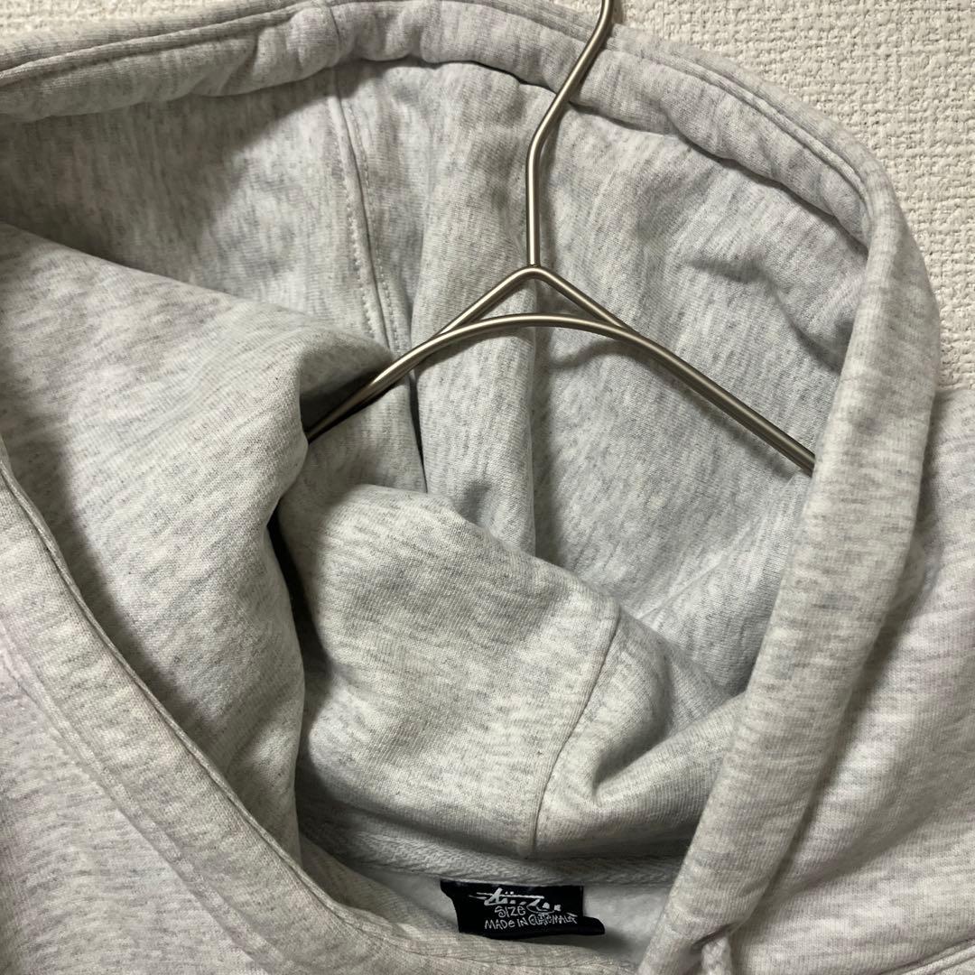 美品 ステューシー Stussy グレー パーカー 折れ王冠ロゴ - メルカリ
