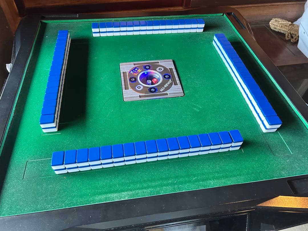 全自動麻雀卓 MJ-REVO LIVE 麻雀卓 点数表示 楽天市場】全自動麻雀卓 点数表示 MJ-REVO LIVE 座卓 ブラウン 28ミリ