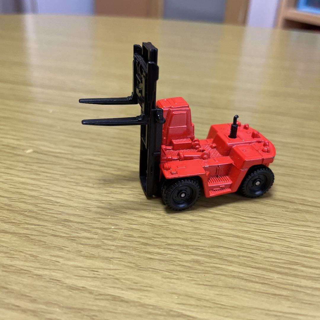 日本製トミカ12番 トヨタフォークリフトFD200 - メルカリ