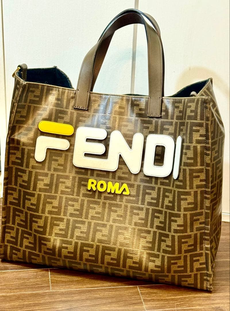 FENDI BIGサイズトートバッグ ブラウン フェンディ ブランド トートバッグ レディース レザー イタリア 8BH386