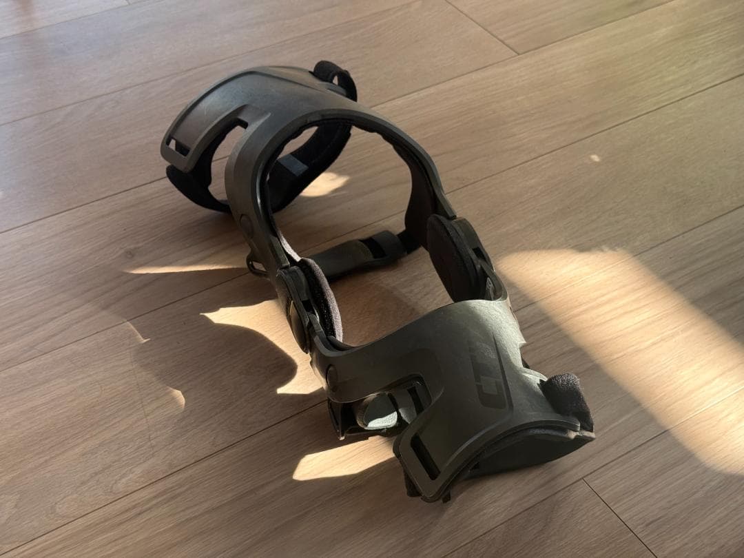 Össur（オッサー）CTi 3 ・ 膝装具 ニーブレース 右膝用 ブラック Ossur CTi Pro Sport PCL Knee Brace OTS | DME-Direct