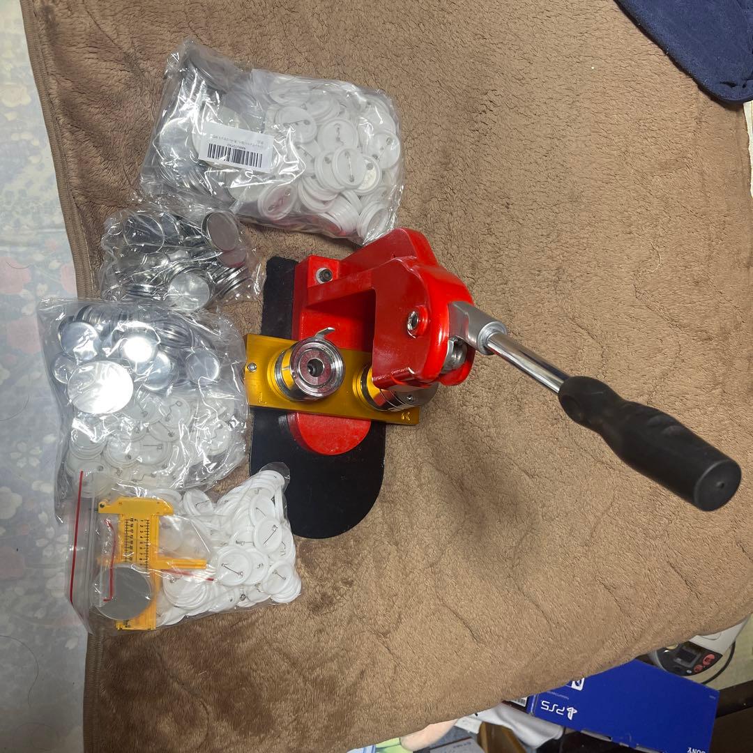 缶バッチメーカー本体と缶バッチパーツセット