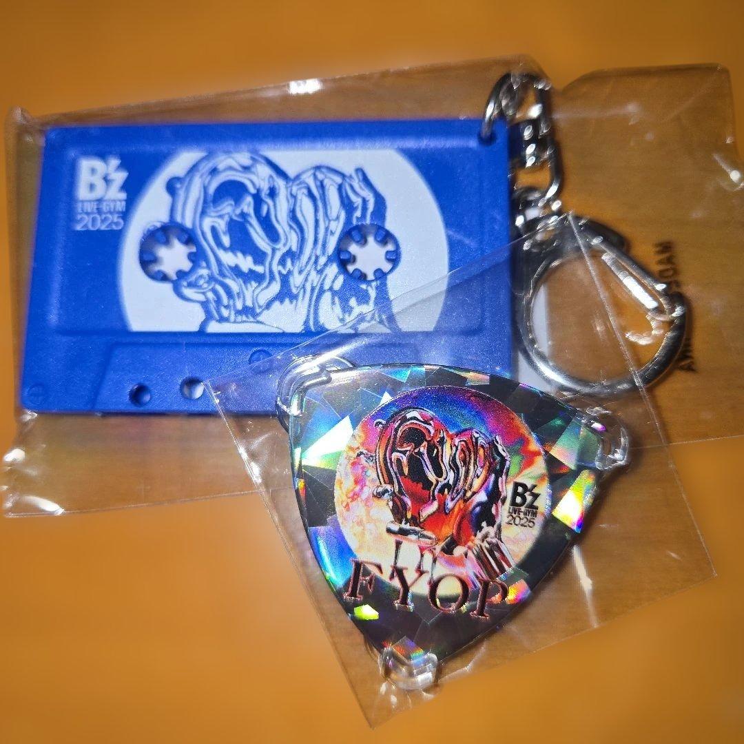 B'z FYOP ガチャガチャ カセットチャーム、ピックバッチのセット