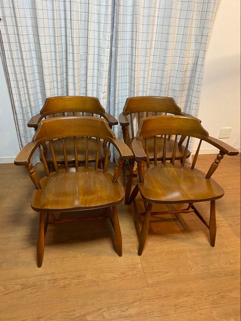 渡辺　飛騨 柏木工 クランデザイン ダイニングチェアUSED品 木の素材と美しさを生かした、8脚の椅子│HOUSE LIVING idea