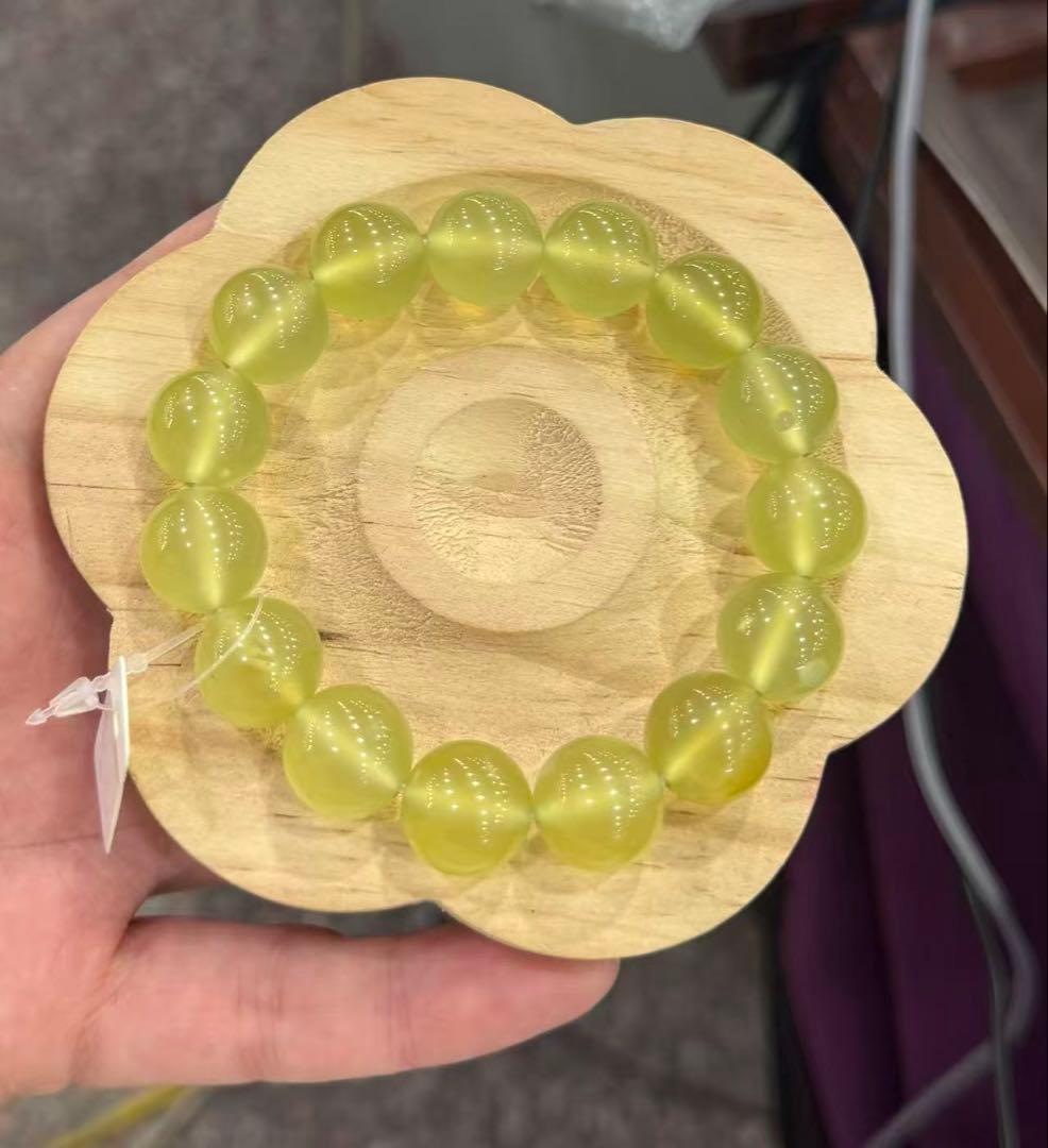 黄緑色ビーズブレスレット