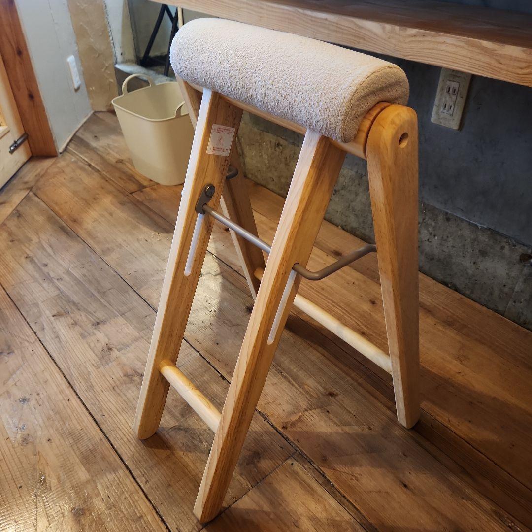 木製カウンターチェア 布製クッション付き