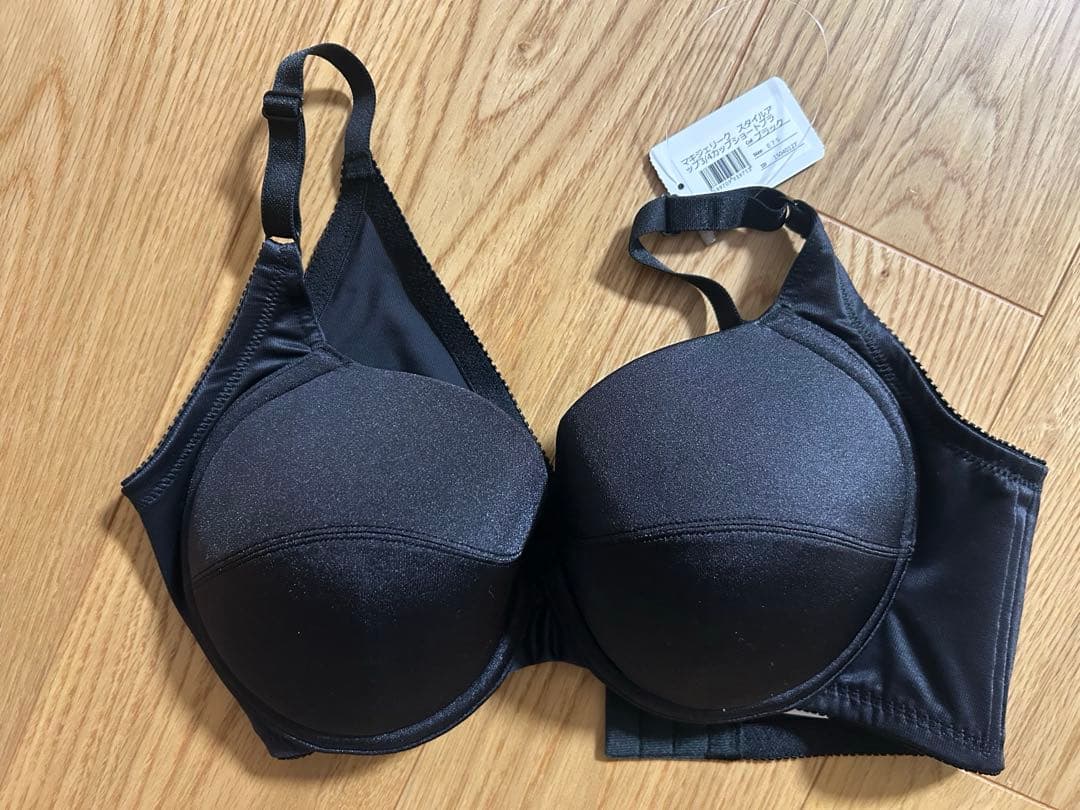新品タグ付　マルコマキジェリーク3／4カップショートブラジャー　ブラック　E75