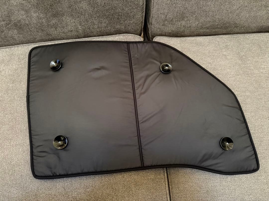 エブリイ専用サンシェード 黒　フロント用　趣味職人 サンバーバン321/331系の車中泊ならカーテンいらずプライバシー