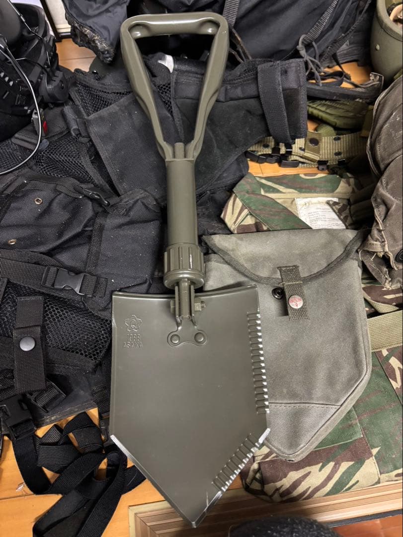 新品　1998年製 陸上自衛隊折りたたみスコップ、エンピ　折りたたみ式シャベル