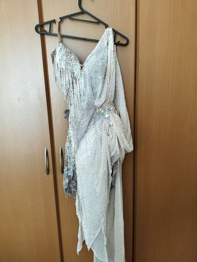 社交ダンス ♪ タカダンス 製 プロ着用 ラテンドレス シルバー 000000003374_1bm1ekm.jpg