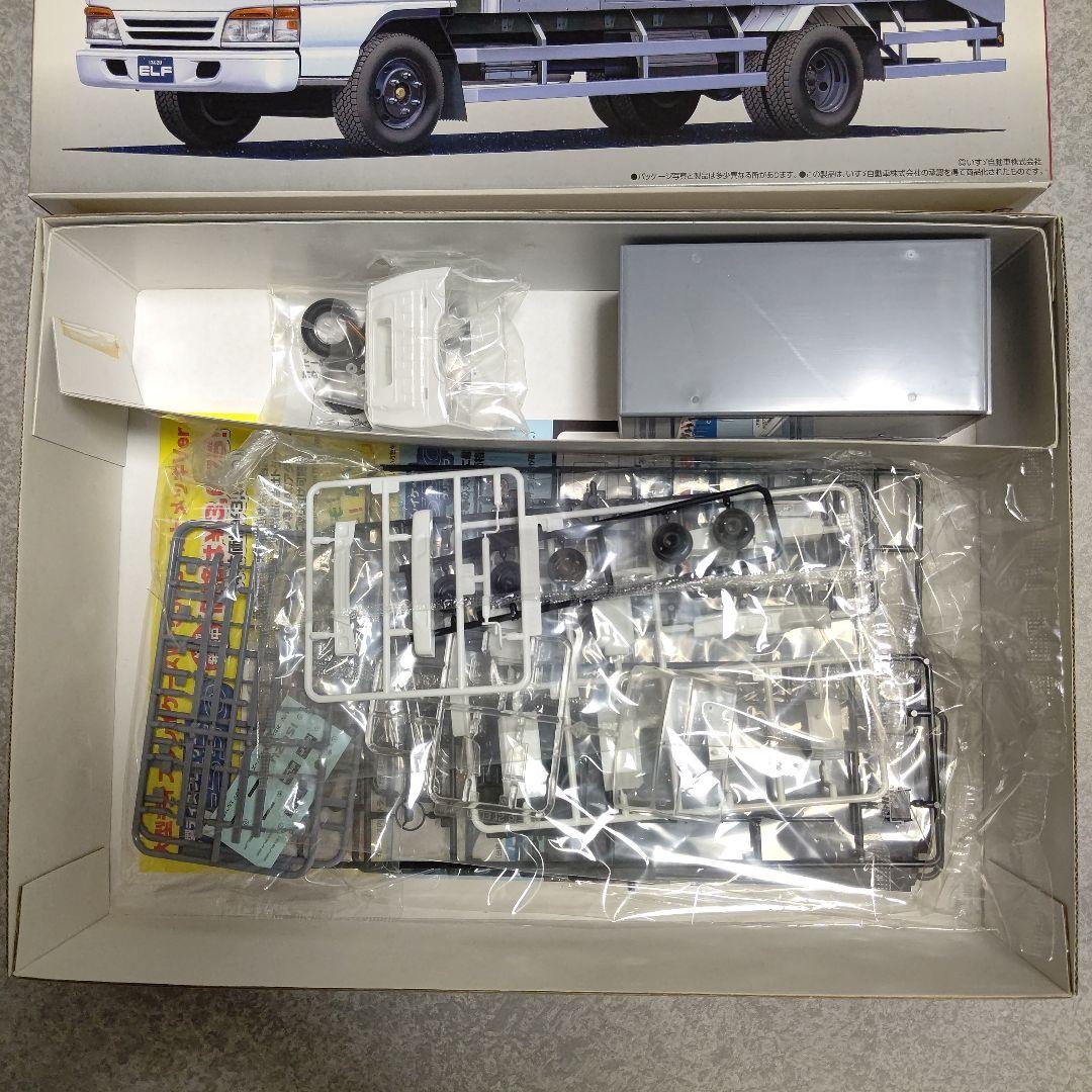 アオシマ 1/32scale ISUZU エルフ - メルカリ