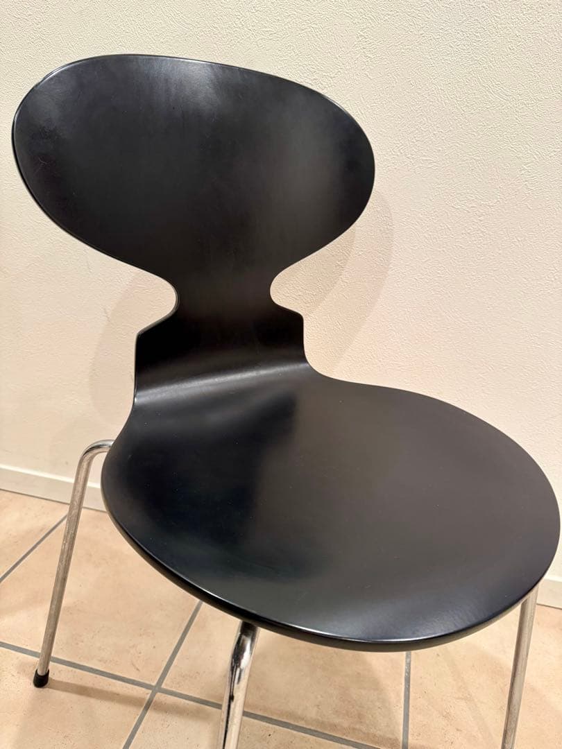 み*け様 フリッツハンセン アントチェア ブラック 4本脚（2/3) - メルカリ