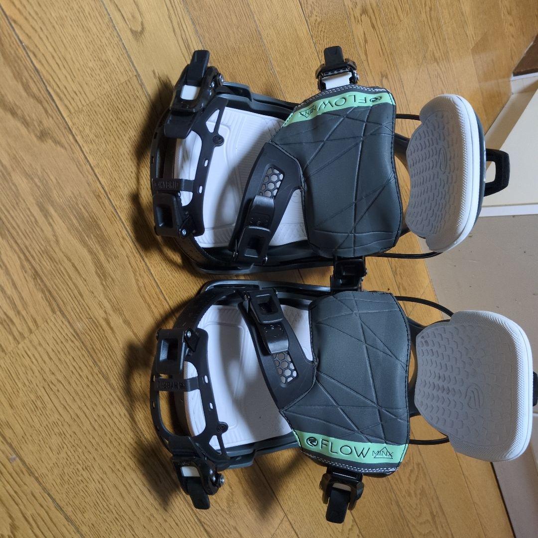 FLOW スノーボードビンディング ブラック/ホワイト
