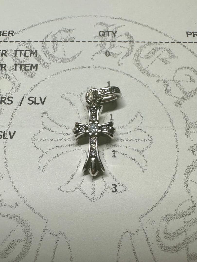 t*a様 クロムハーツ　クロス　ベビーファット　チャーム　シルバー925天然パヴ クロムハーツCHクロスベビーファットチャームwithパヴェブルー